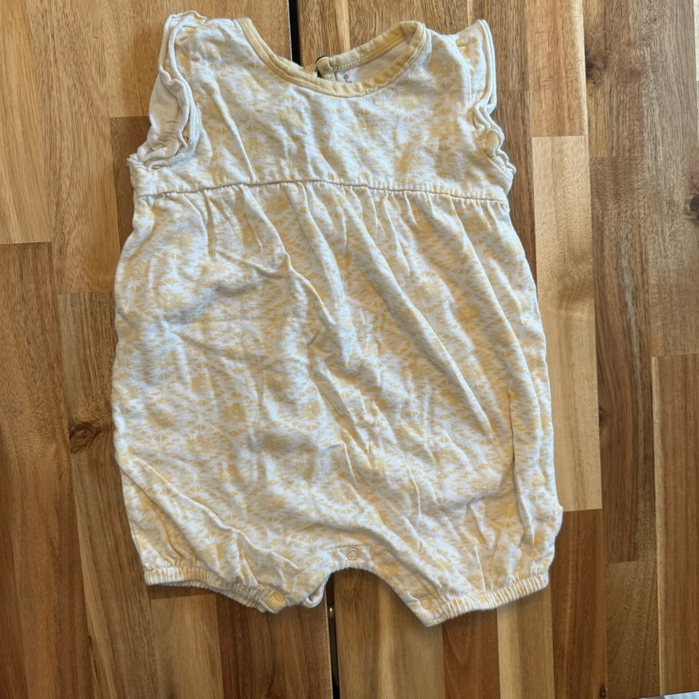 Burts Bees Baby Yellow White‎ Geometric Organic Cotton Bubble Romper 6-9 Months